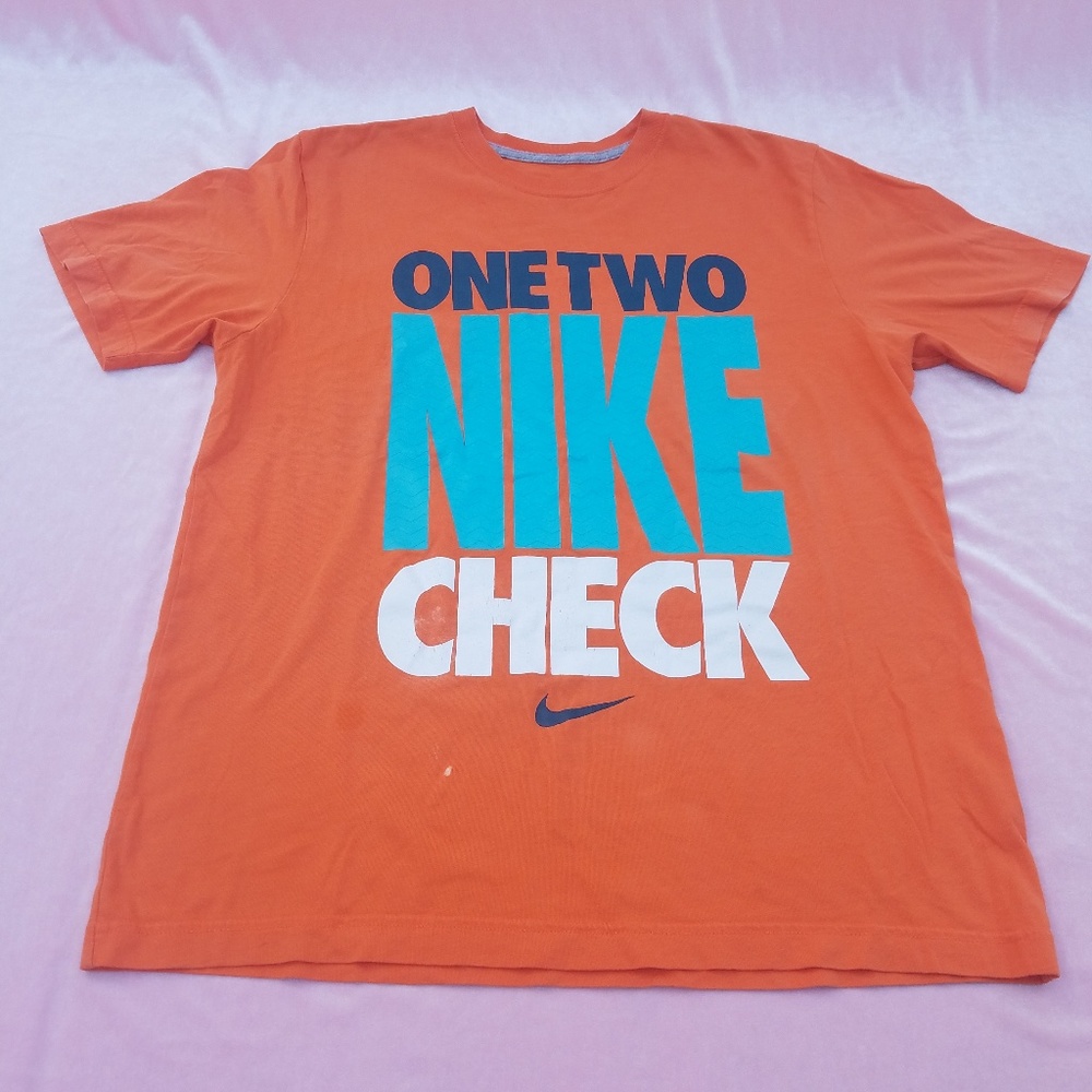 Nike tshirt